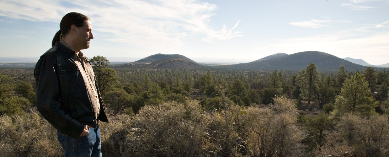 Mark_near_Sunset_Crater-header